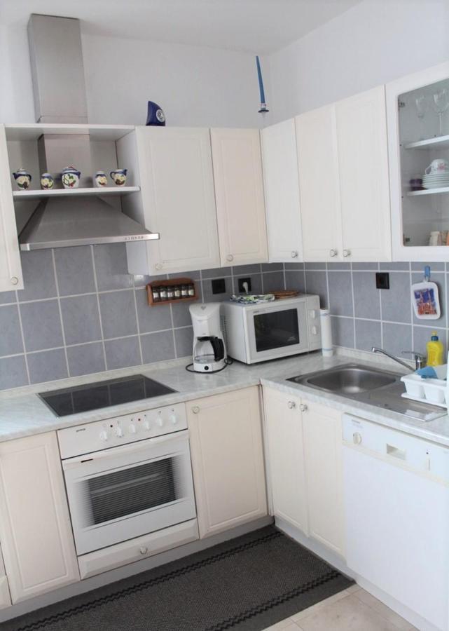 Apartments Ada Примоштен Екстер'єр фото